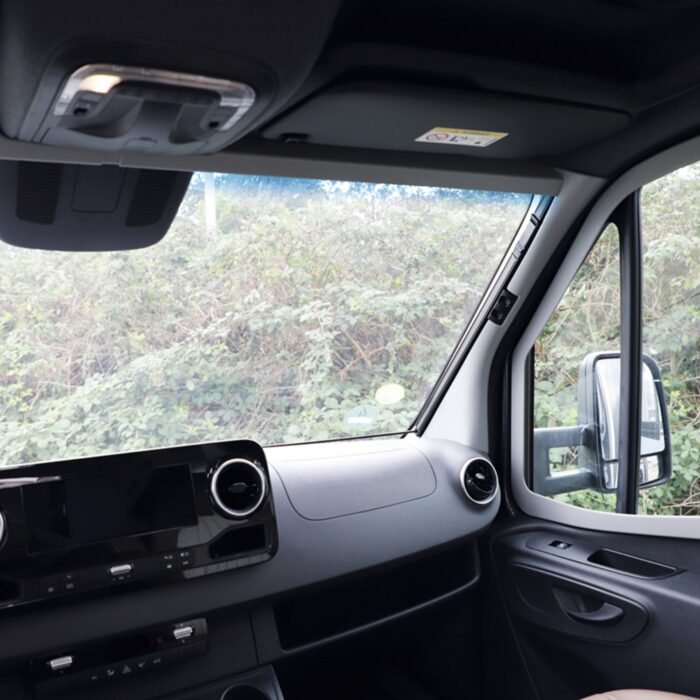 Remis Mercedes Sprinter Ön Cam Güneşiği - Görsel 2